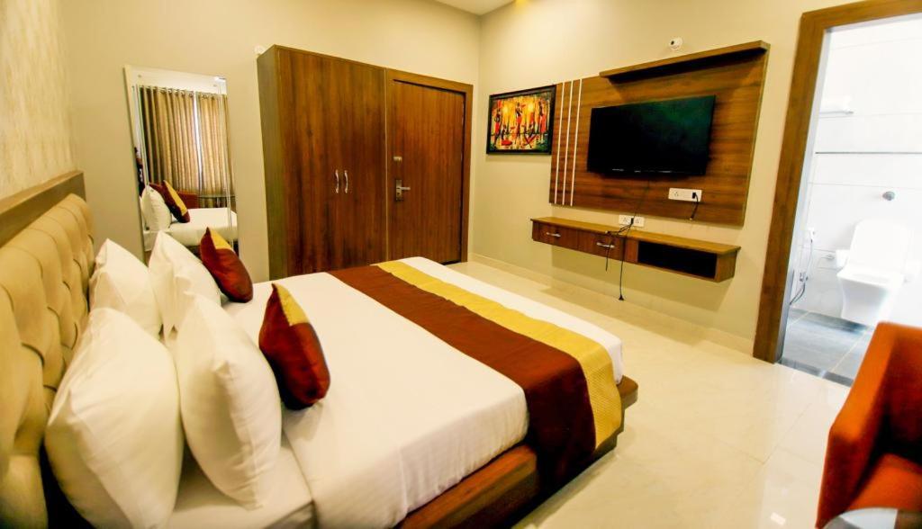 Hotel Amar Vilas & Resort Бхаратпур Экстерьер фото